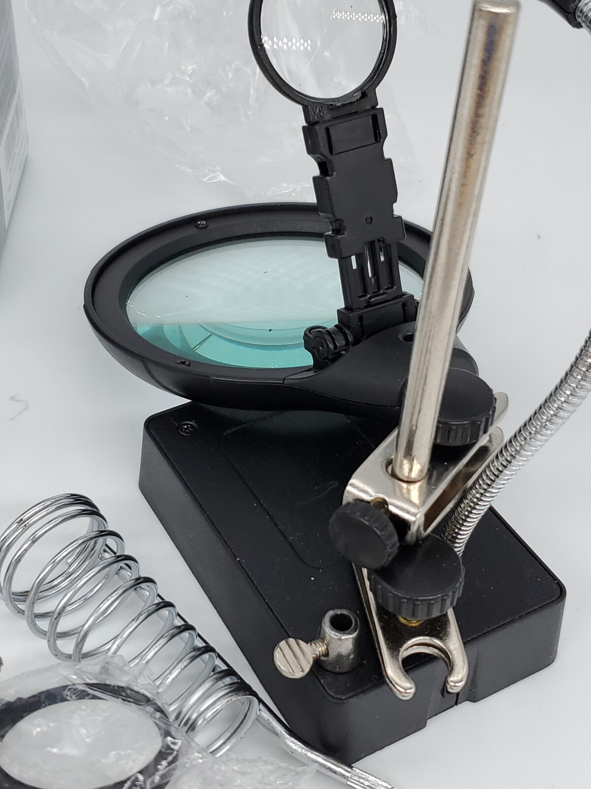 Beileshi 5LED Auxiliary Clip Magnifier AC/DC Interchangeable MG16129-C