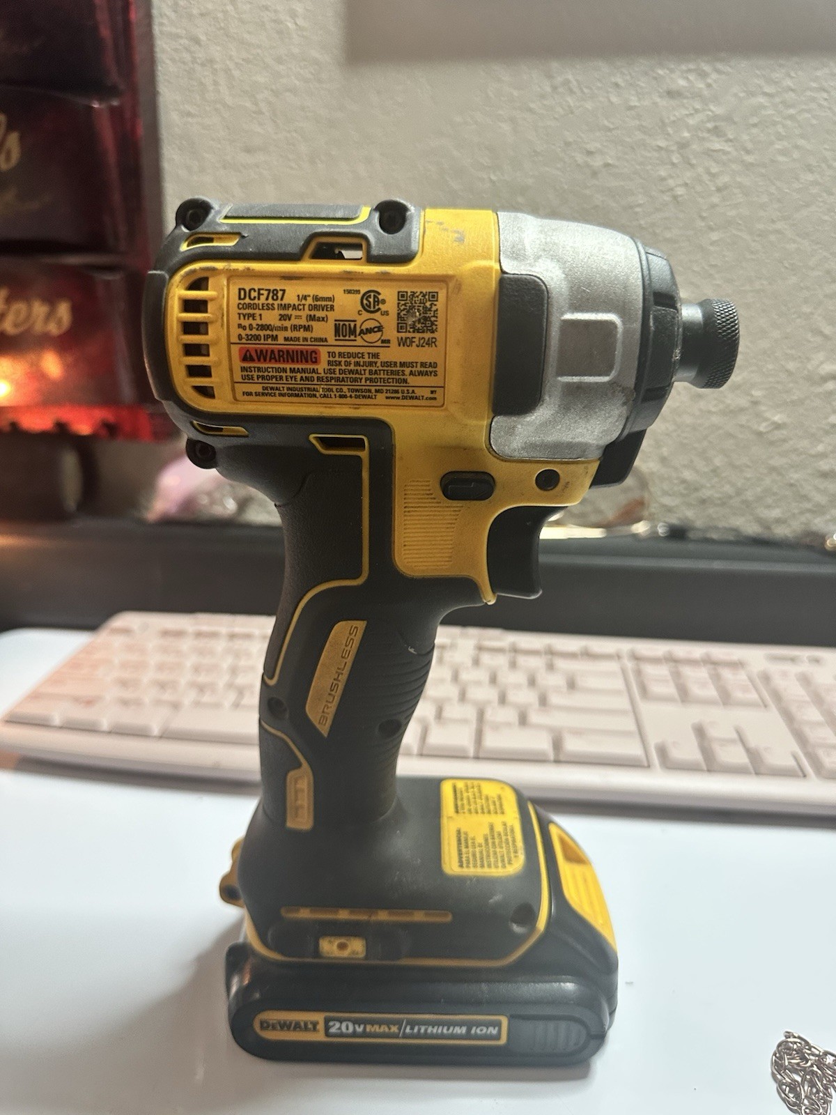 DCF787 CORDLESS IMPACT DRIVER 1/4”6mm No Charger Included Battery Is Charge