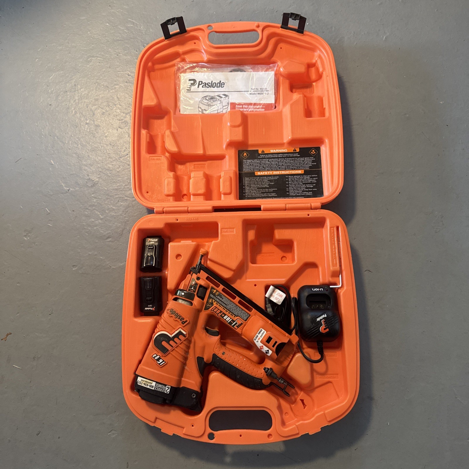 PASLODE 16GA IM250A-Li2 7.4V Finish Nailer KIT (916200)