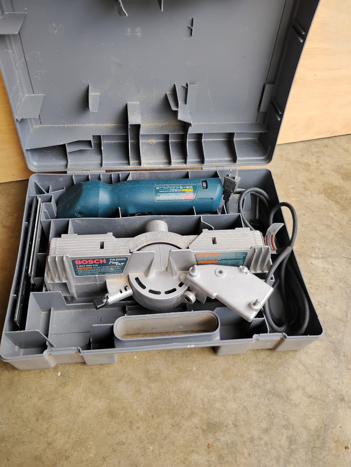 Bosch 1640VS Fine Cut Reciprocating Saw FS2000 Table Kit W/ Case & Blades