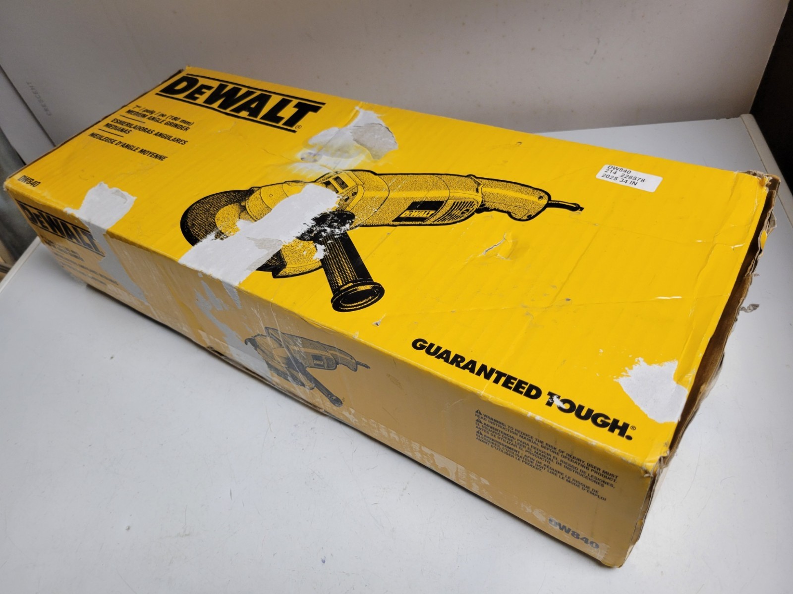 **NEW** DeWalt 7&Prime; 13 Amp Corded Medium Angle Grinder 8000 RPM 5/8-11 Spindle