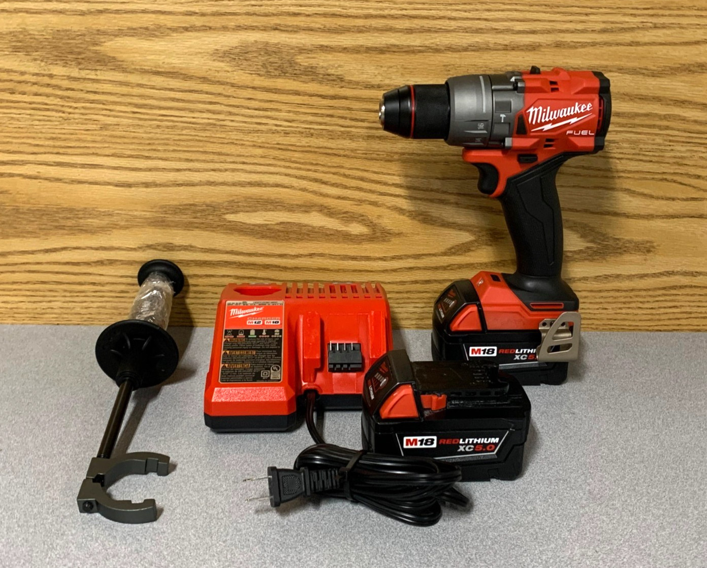 Milwaukee M18 Fuel 1/2&Prime; 18V Hammer Drill 2904-20 w/ 2 Batteries & Charger *READ*