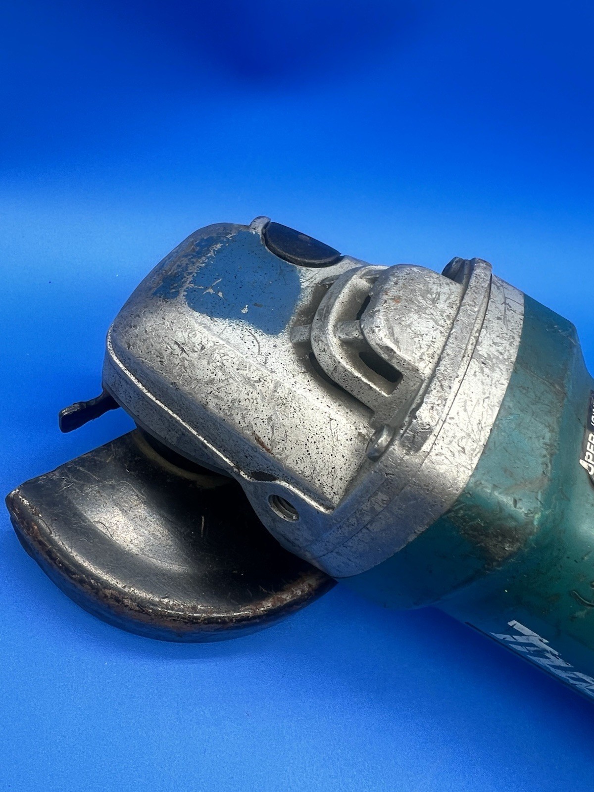 Makita 4‑1/2&Prime; SJS Paddle Switch Angle Grinder Corded 9564P Missing Lock Nut