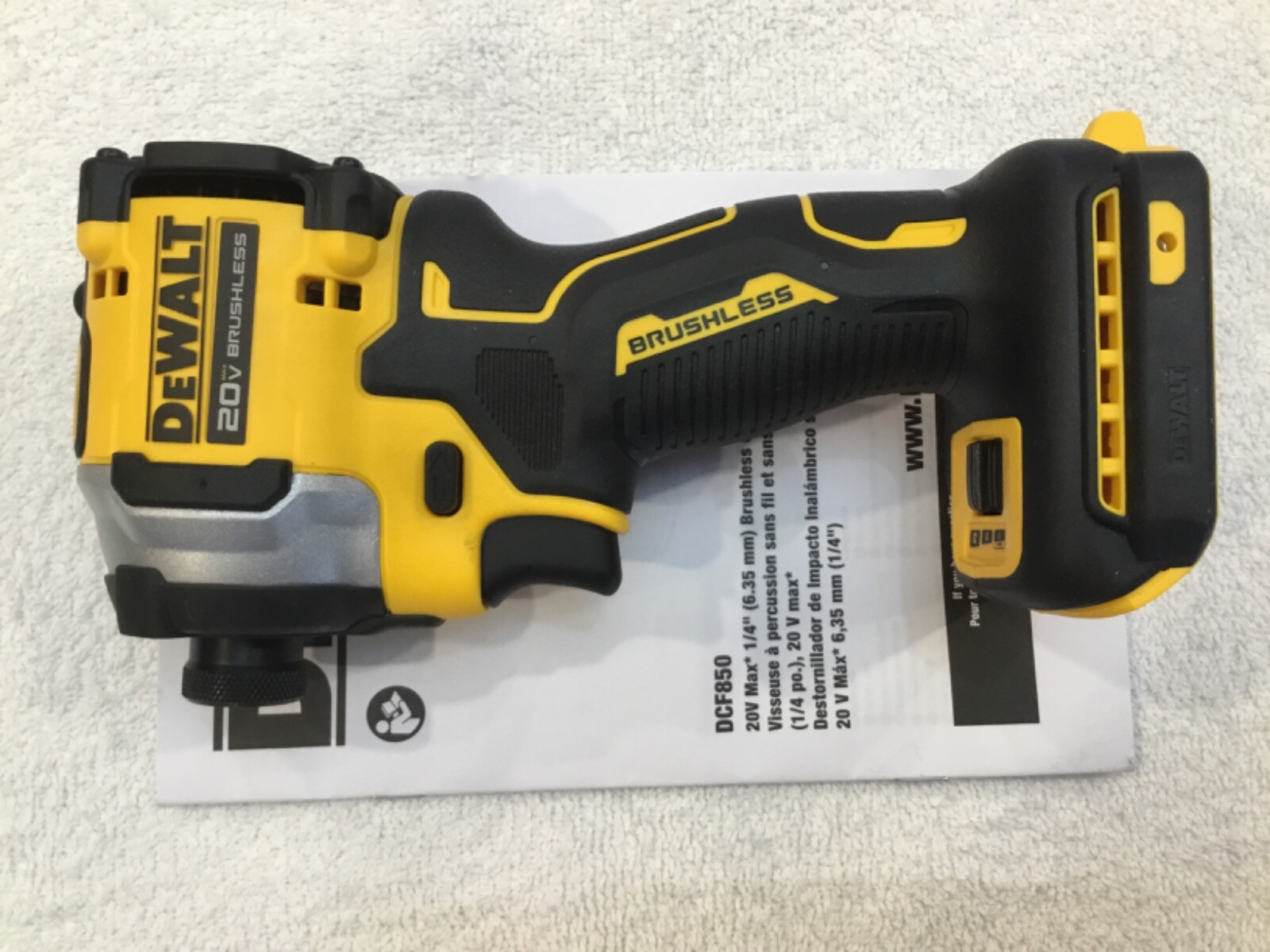New Dewalt DCF850B 1/4&Prime; 20V Max Atomic 3 Speed Compact Brushless Impact Driver