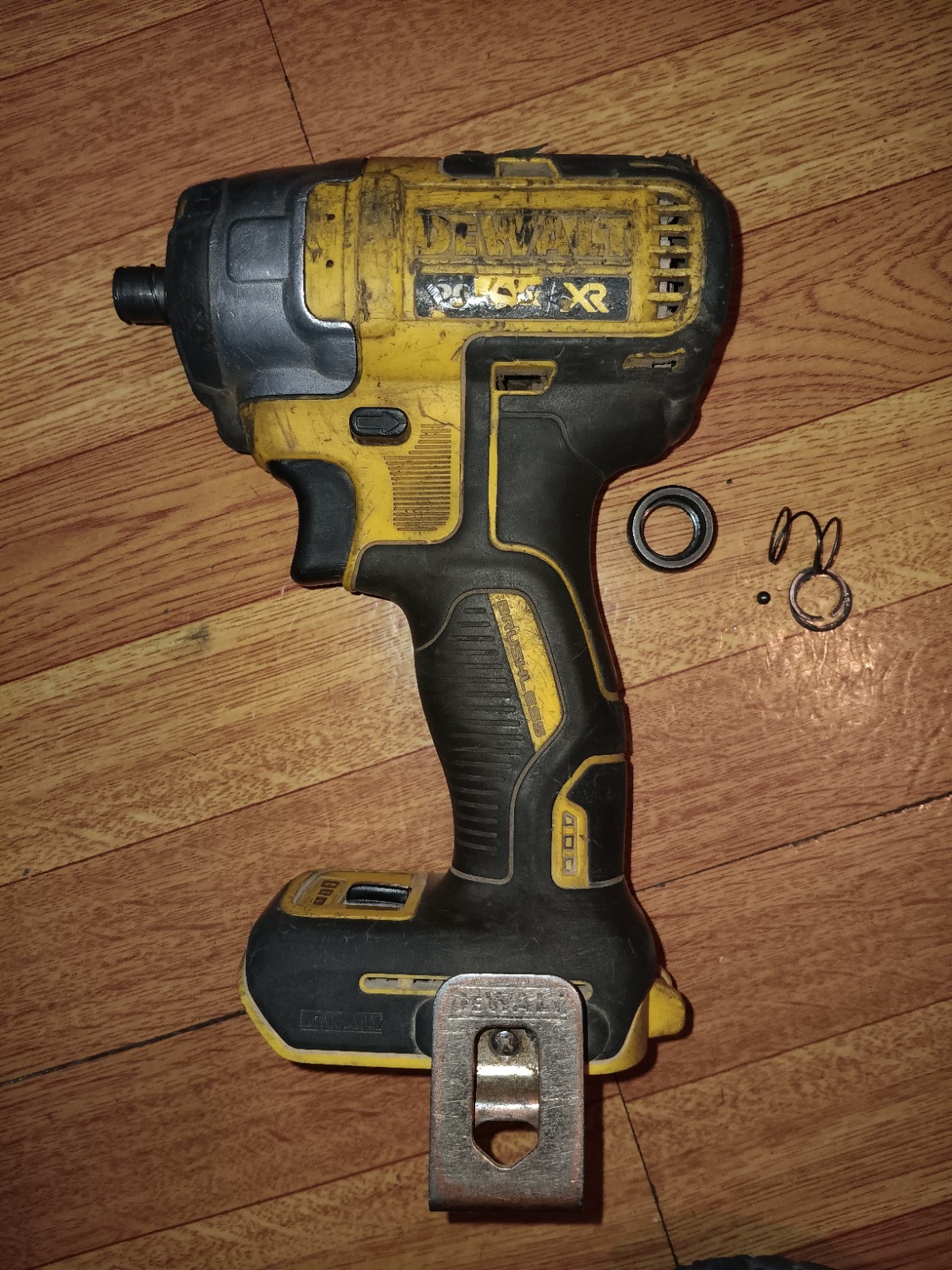 DEWALT XR 20V XR Cordless Brushless Impact Driver DCF887 works READ parts