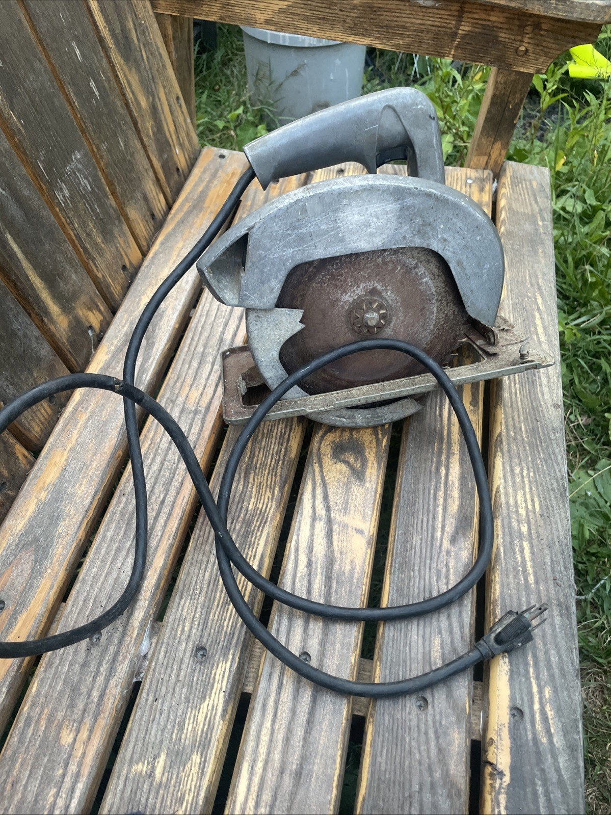 Shopmate 1875 Type 1 Industrial 7 1/2&Prime; Circular Saw Runs