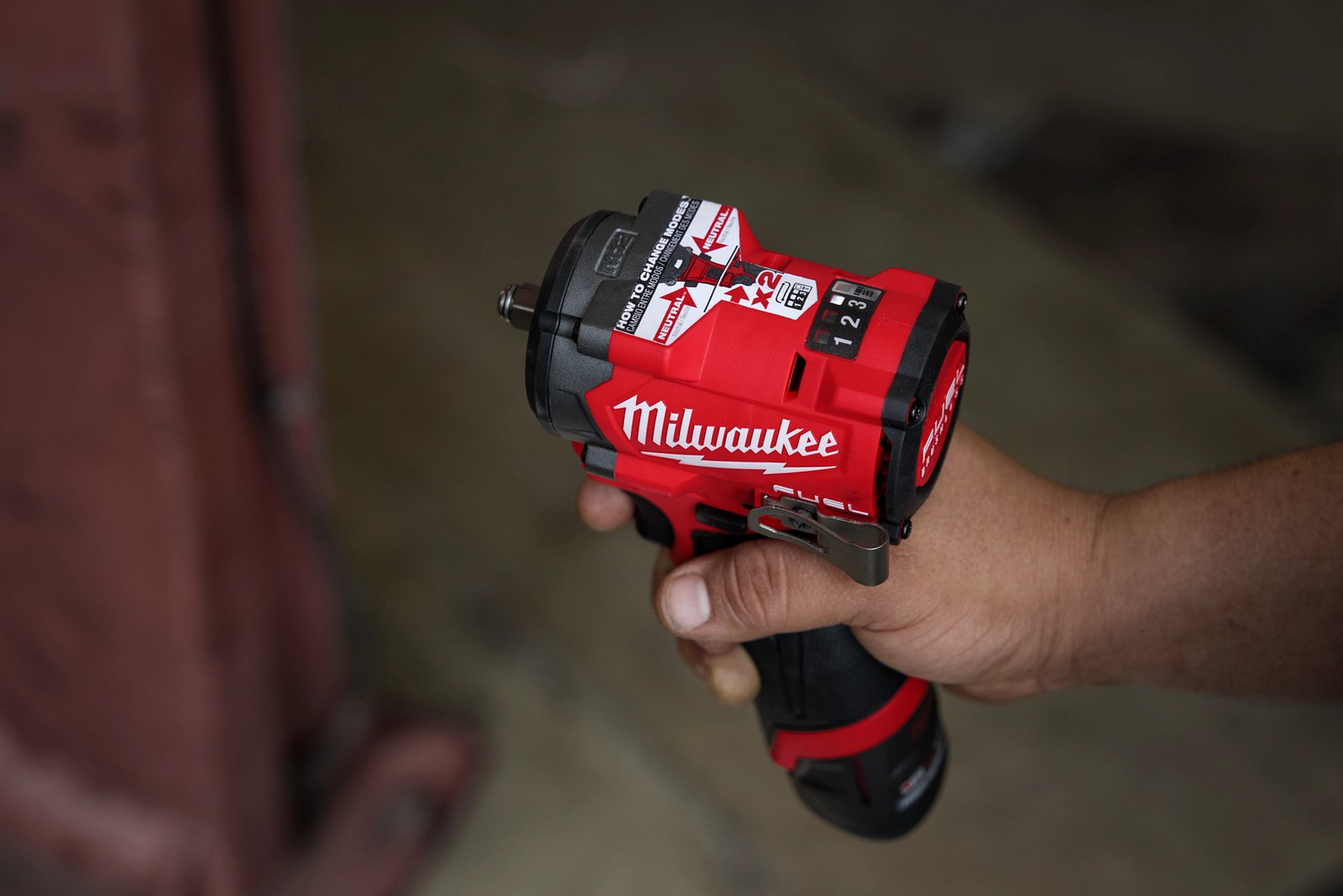 Milwaukee Tool 2562-22 M12 FUEL Stubby 3/8&Prime; Impact Wrench Kit