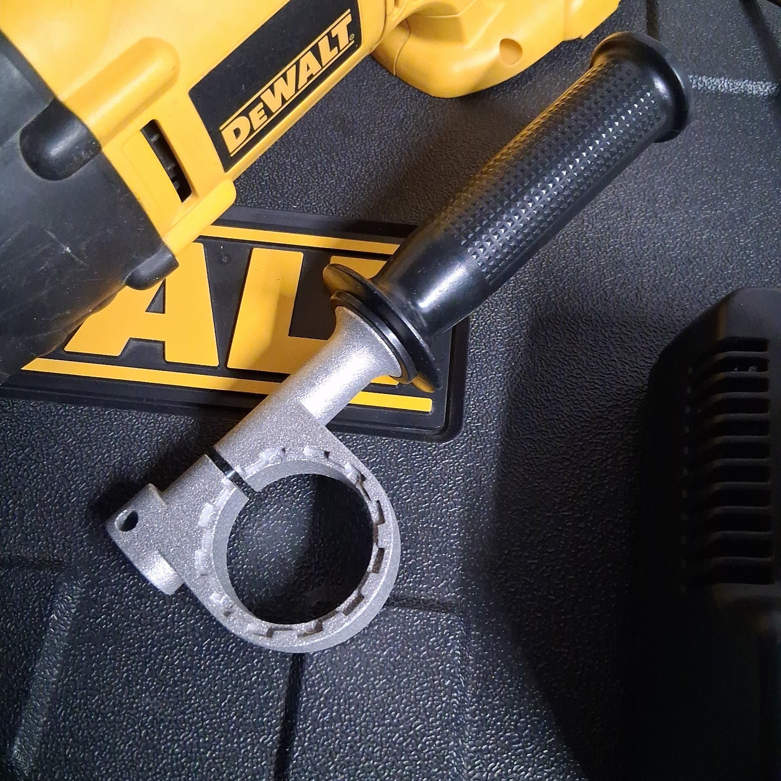 DeWalt 4 Piece Tool Set 18v DW4Kit-2 Trim Saw Drill Reciprocating Light Charger