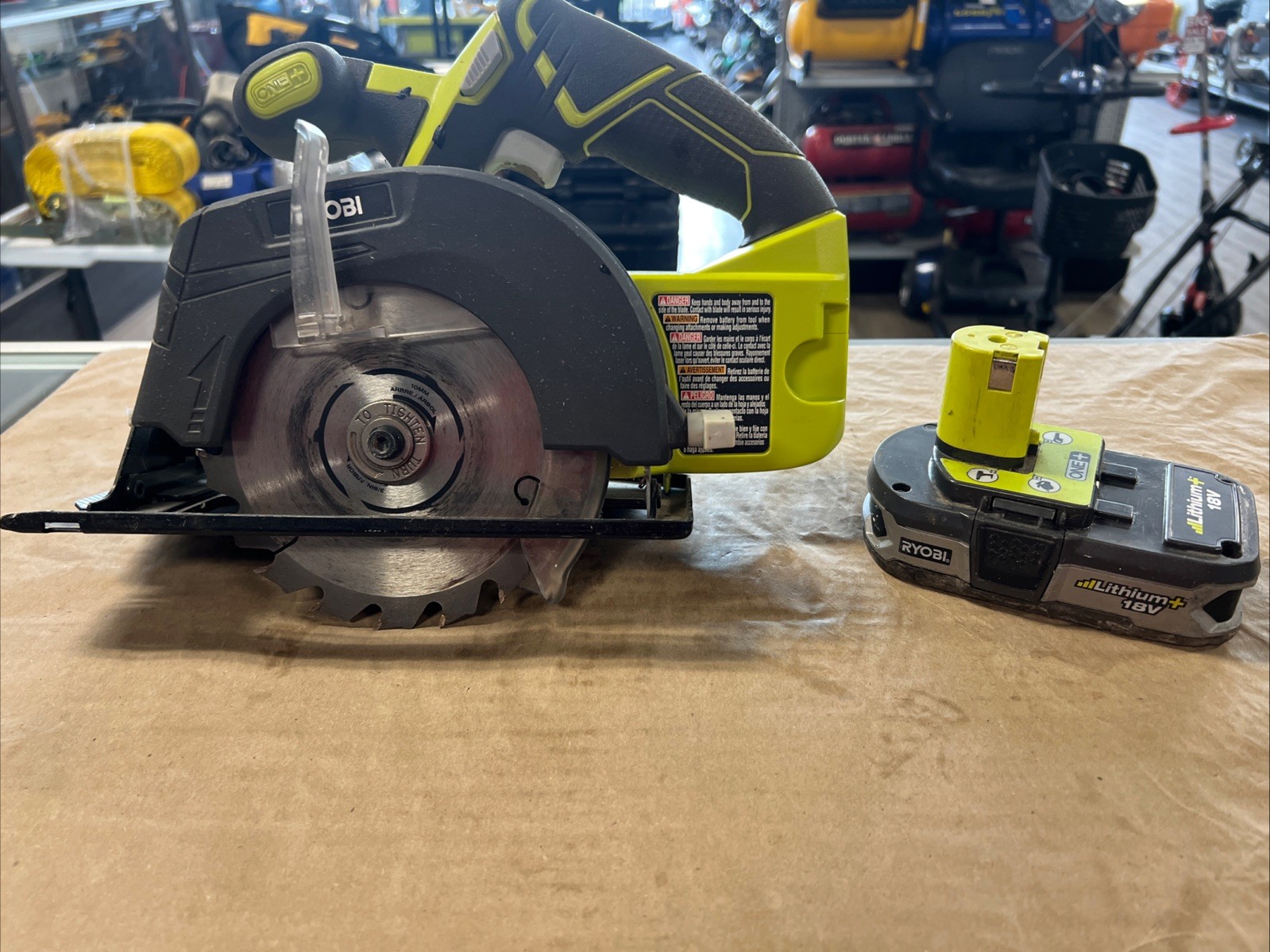 Ryobi P505VN Cordless 5.5 In. 18V Circular Saw W/BATTERY 1.5AH