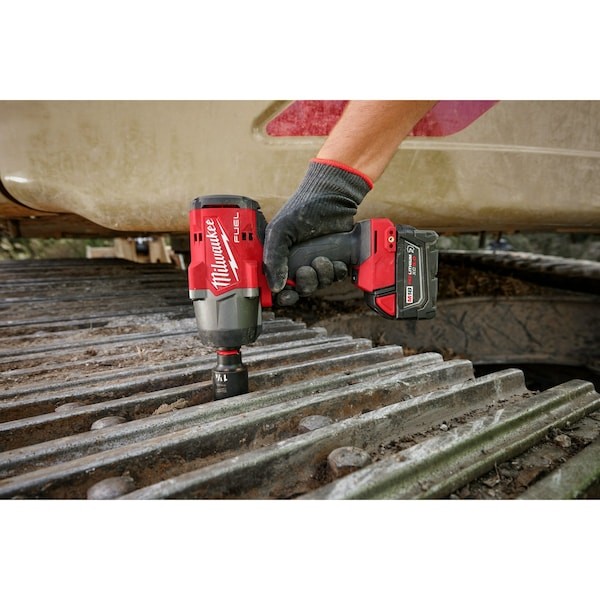 Milwaukee Tool 2967-21B M18 Fuel 1/2&Prime; High Torque Impact Wrench W/ Friction
