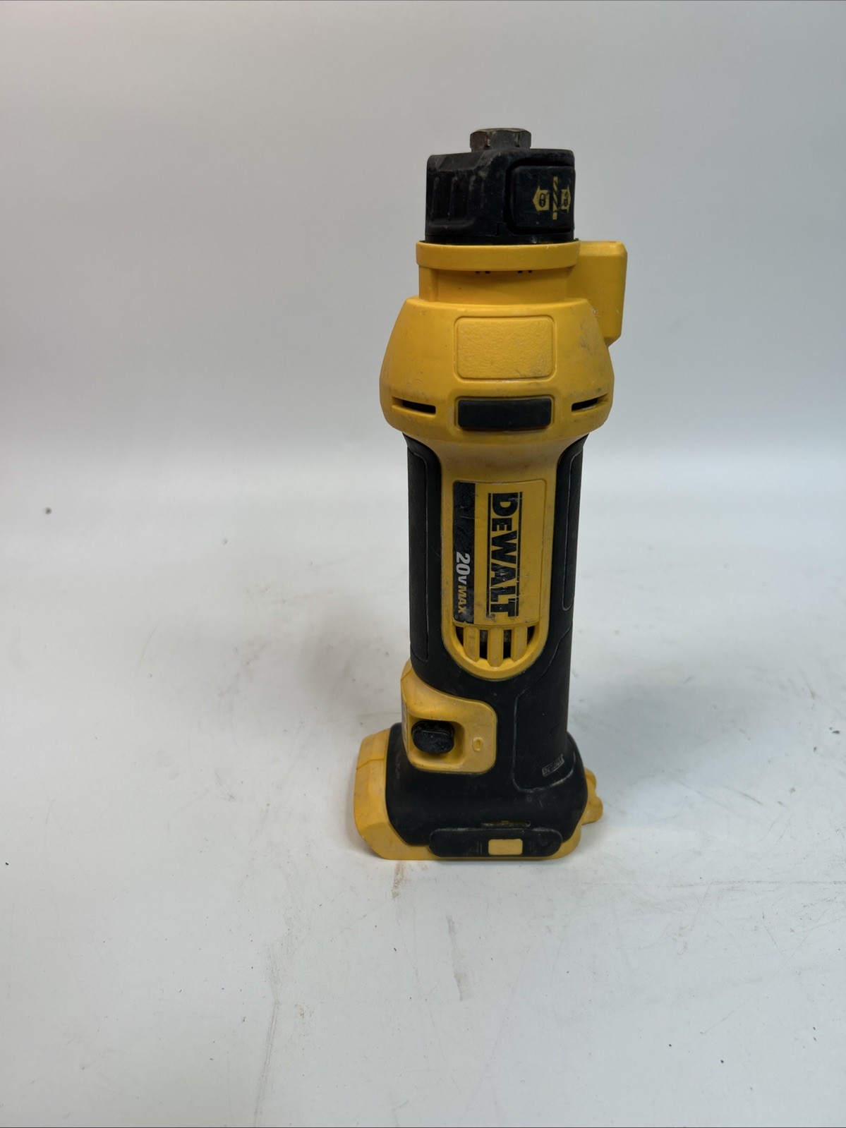 DEWALT DCS551B 20V Cordless Drywall Cut-Out Tool E87