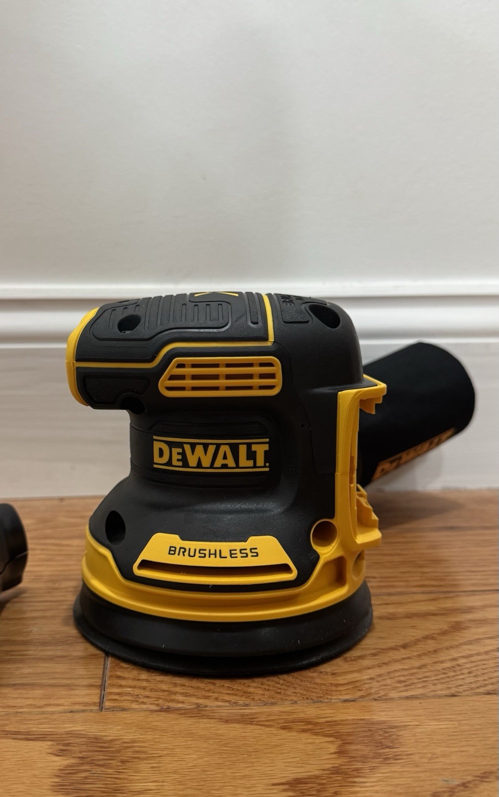 DEWALT DCW210B 20V Max XR 5-in Brushless Cordless Orbital Sander Tool Only