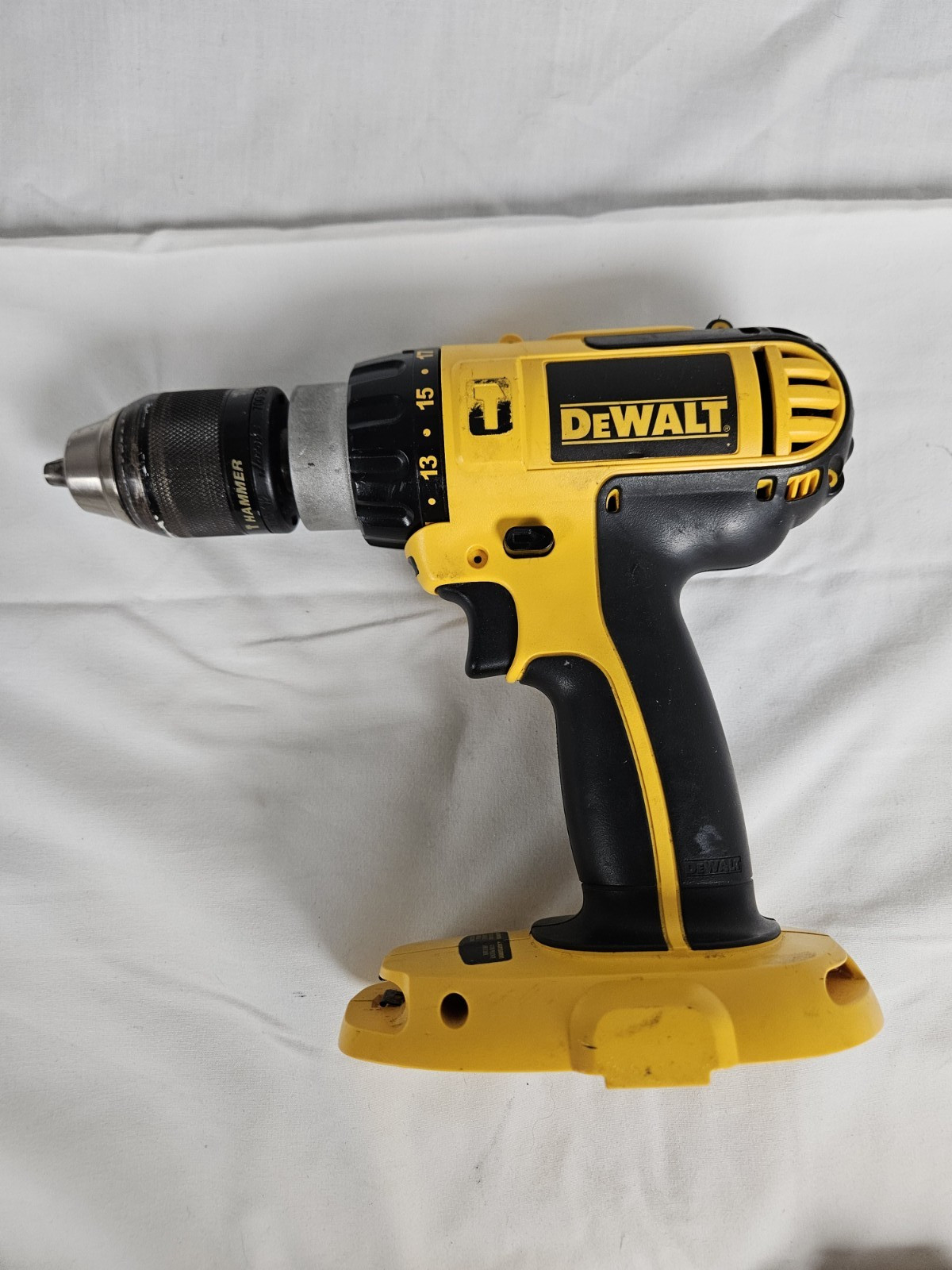 DeWALT DC725 18V 1/2 in Cordless Hammerdrill Drill Driver Bare Tool Type 1