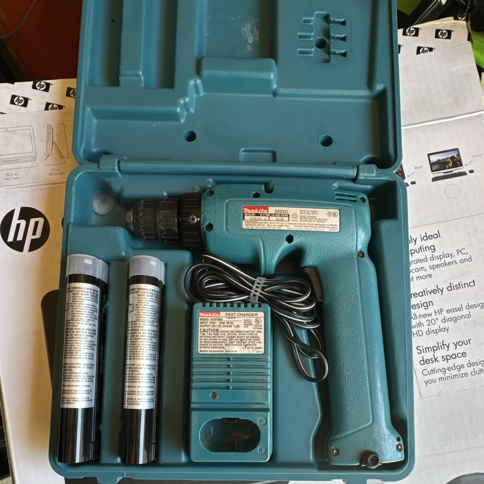 Makita 6095D 9.6V Cordless Drill Set 3/8&Prime; Keyless w/2 Batteries Charger Case