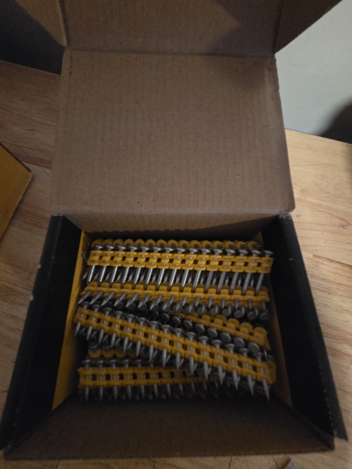 DEWALT DCN890075 Concrete Nails,3/4&Prime; L × .102&Prime; Diameter, Steel, 690 Pack 46Strip