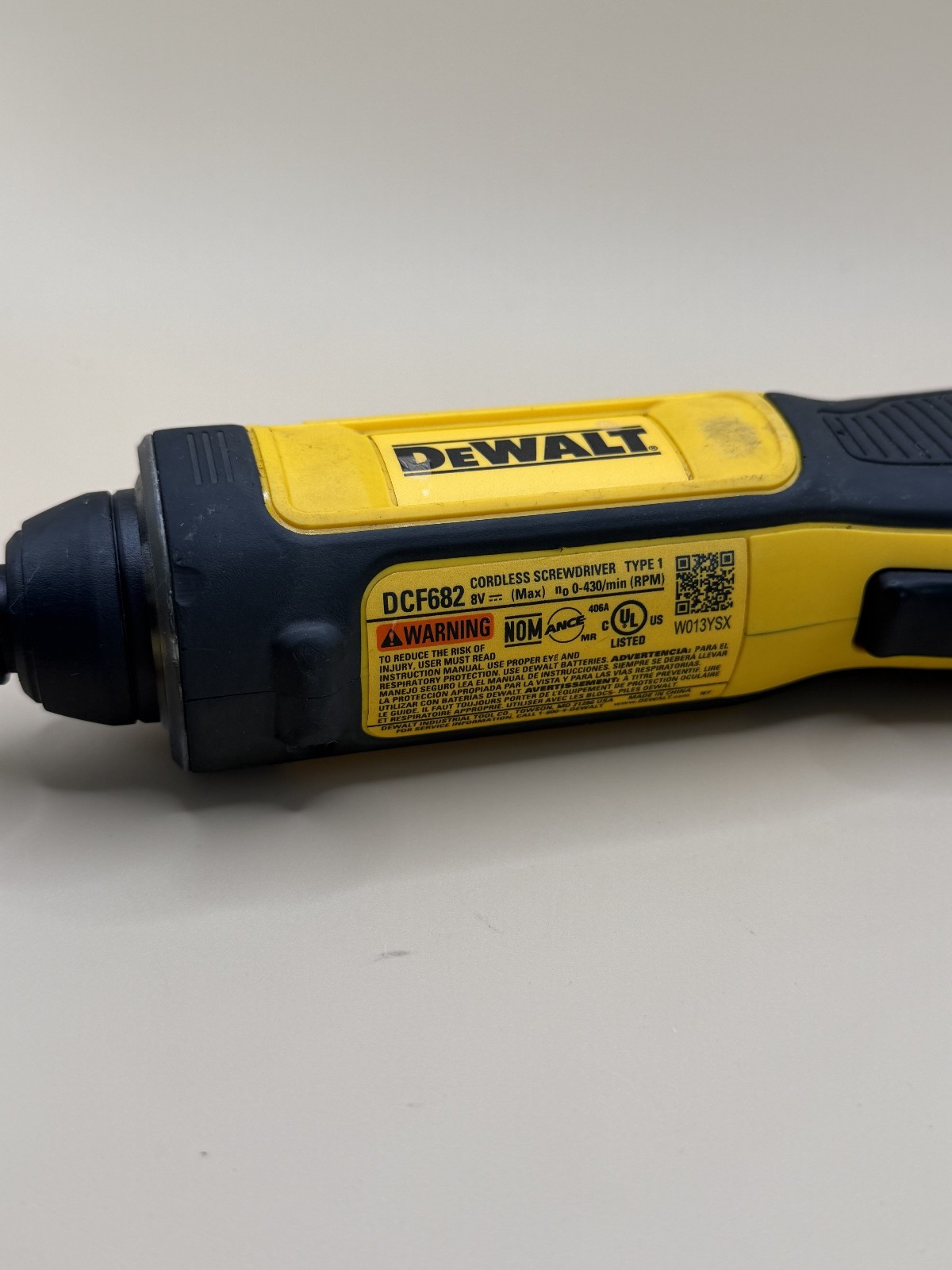 DEWALT DCF682 8V Max Gyroscopic Inline Screwdriver w/ Battery and DCB095 Charger