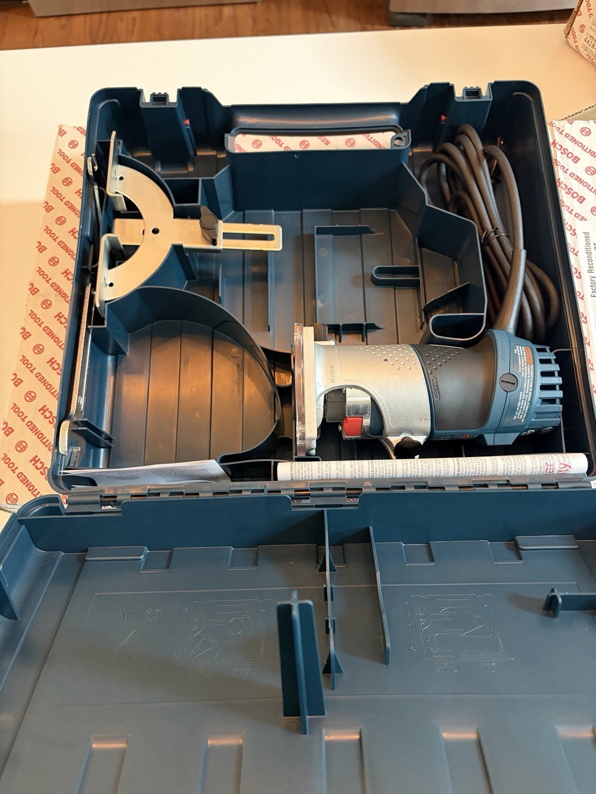 Bosch MRF23EVSRT 15 Amp 2.3 HP 120V Fixed-Base Router – New Open Box