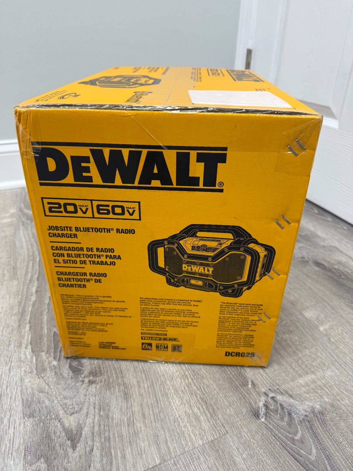 DeWalt DCR025 20V/60V FlexVolt Jobsite Bluetooth Battery Charger Radio