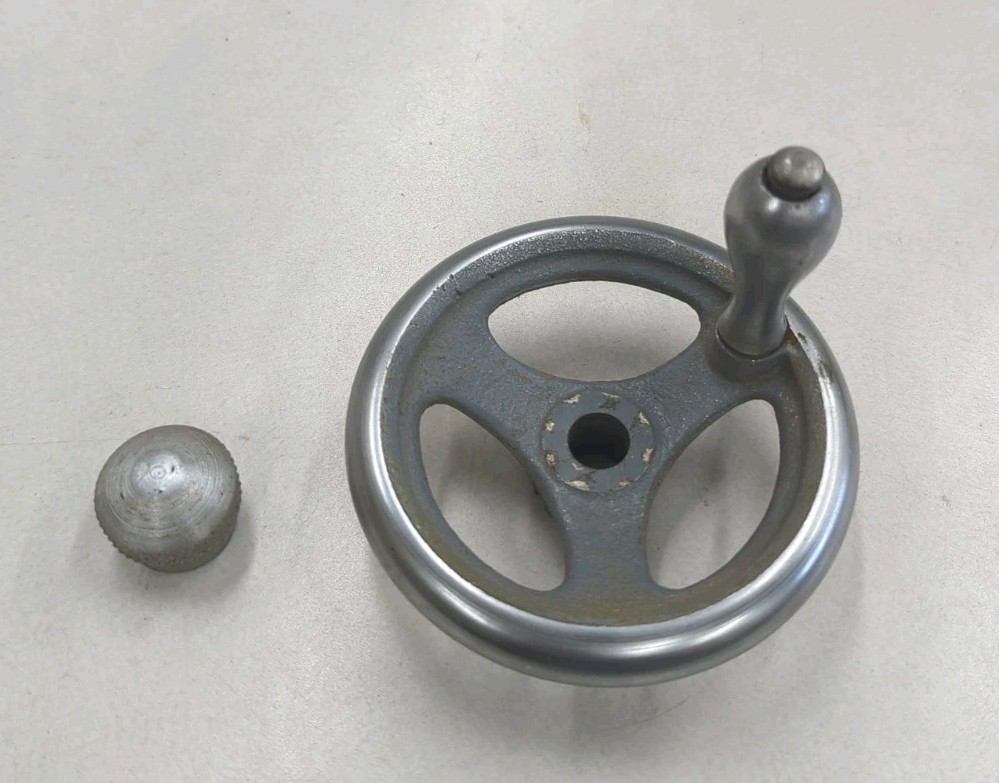 Delta 10&Prime; Table Saw 34-425 Hand Crank Wheel, 1/2&Prime; Shaft DJ28 1/2&Prime;-20 Acorn Nut