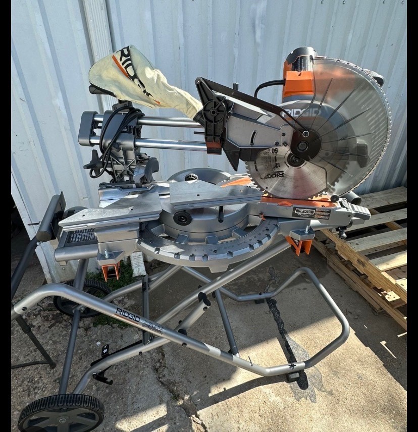 RIDGID R4222 15 Amp Corded 12 in. Dual Bevel Sliding Miter Saw/AC9946 STAND