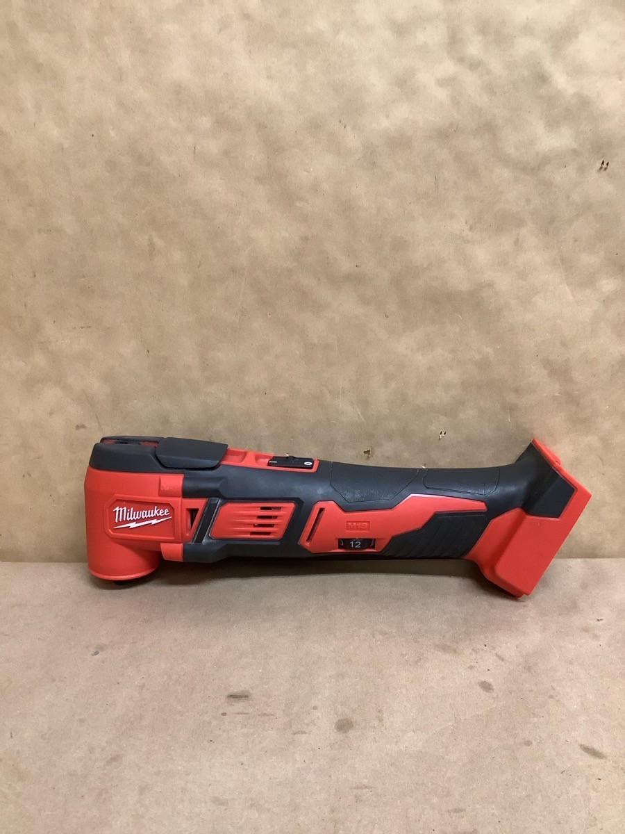 MILWAUKEE TOOLS 2626-20 M18 18V CORDLESS BRUSHLESS MULTI-TOOL (B42015391)