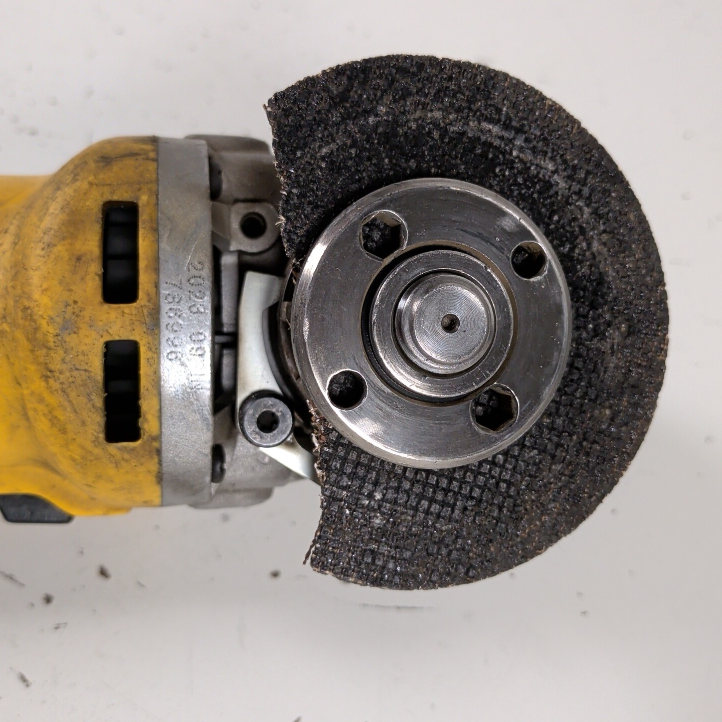 DeWalt DWE4011 4.5&Prime; Angle Grinder 7 Amp Corded Tool For Parts or Repair Only