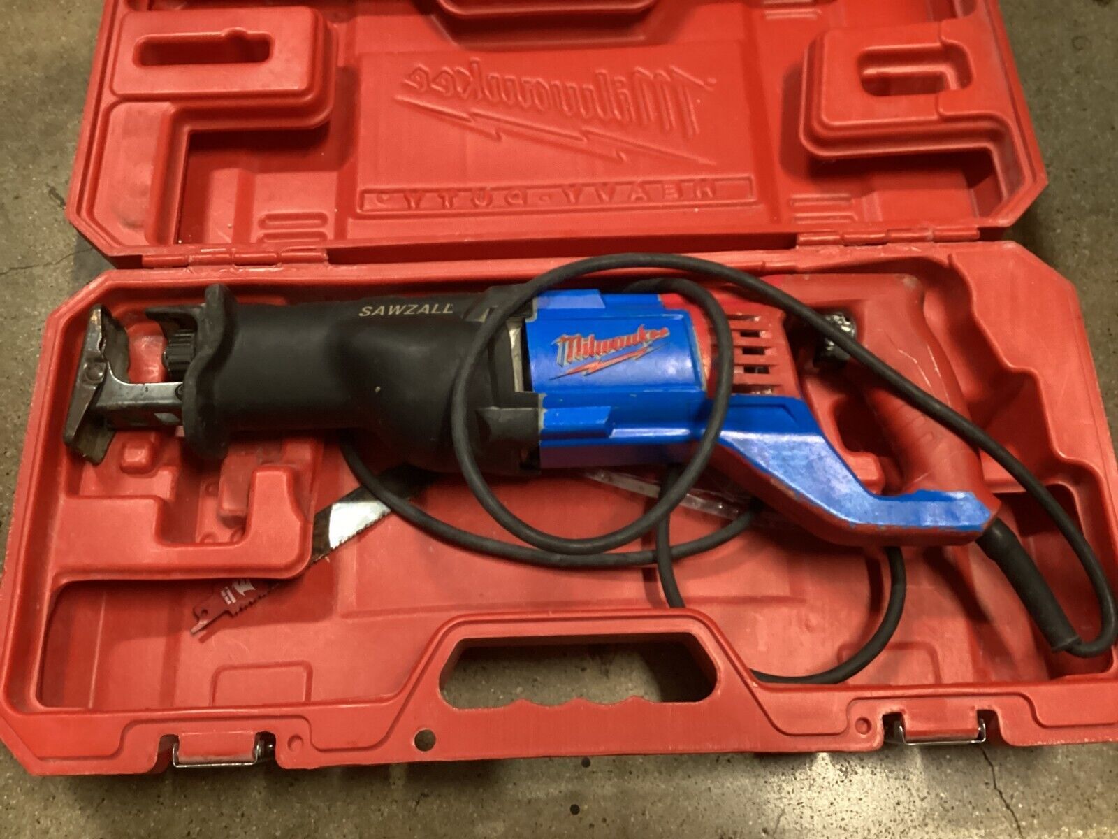 Milwaukee Heavy-Duty 6519-30 Sawzall Reciprocating Saw 120V Multicolor W/ Case