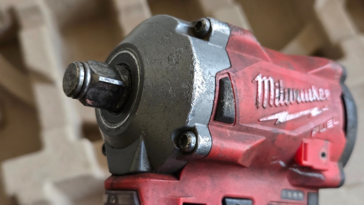 Returned C: Milwaukee 2555-20 M12 Fuel Stubby 1/2 in. Impact Wrench (208-436)