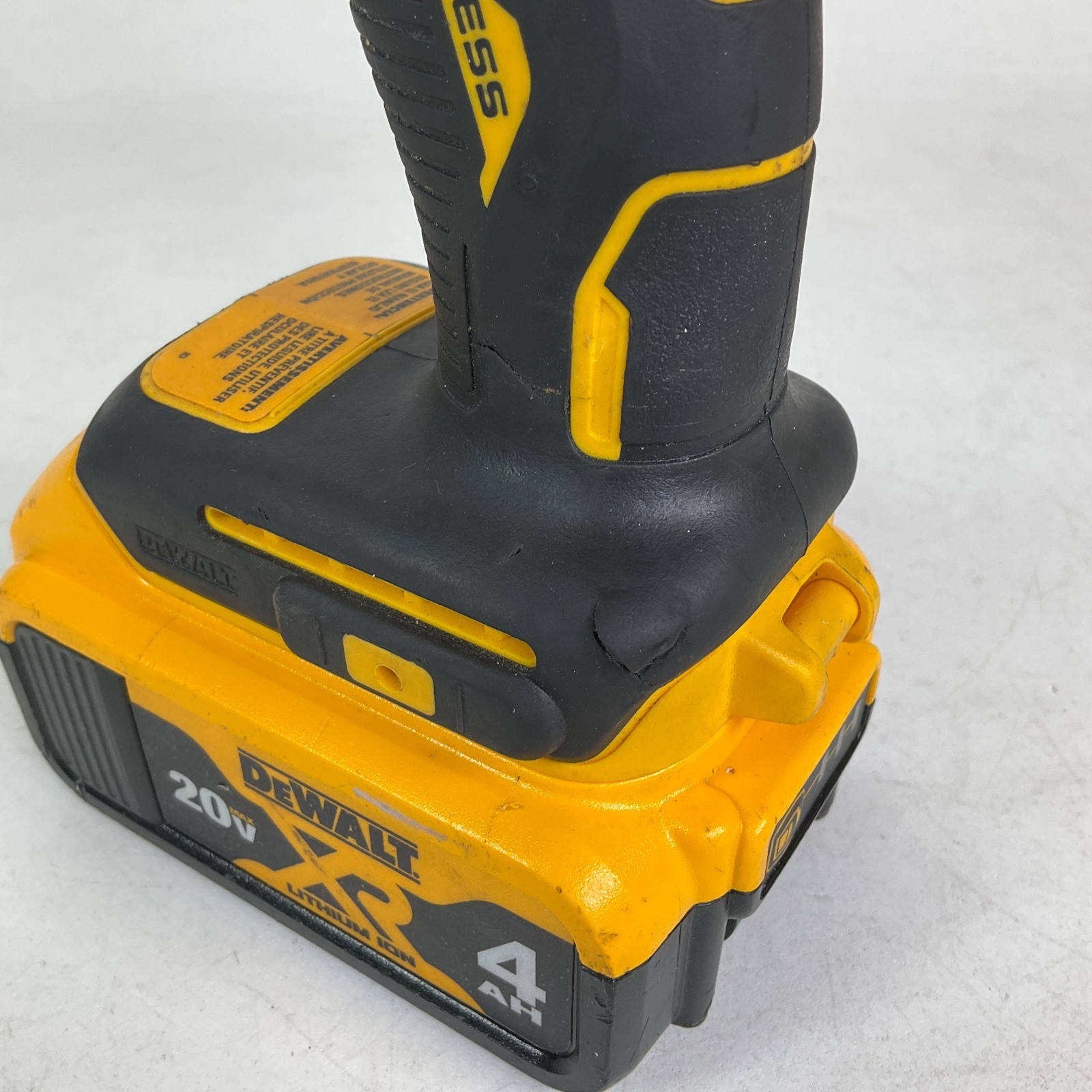 DeWalt DCF809 Atomic 20V Max Brushless 1/4 Inch Impact Driver With 4Ah Battery