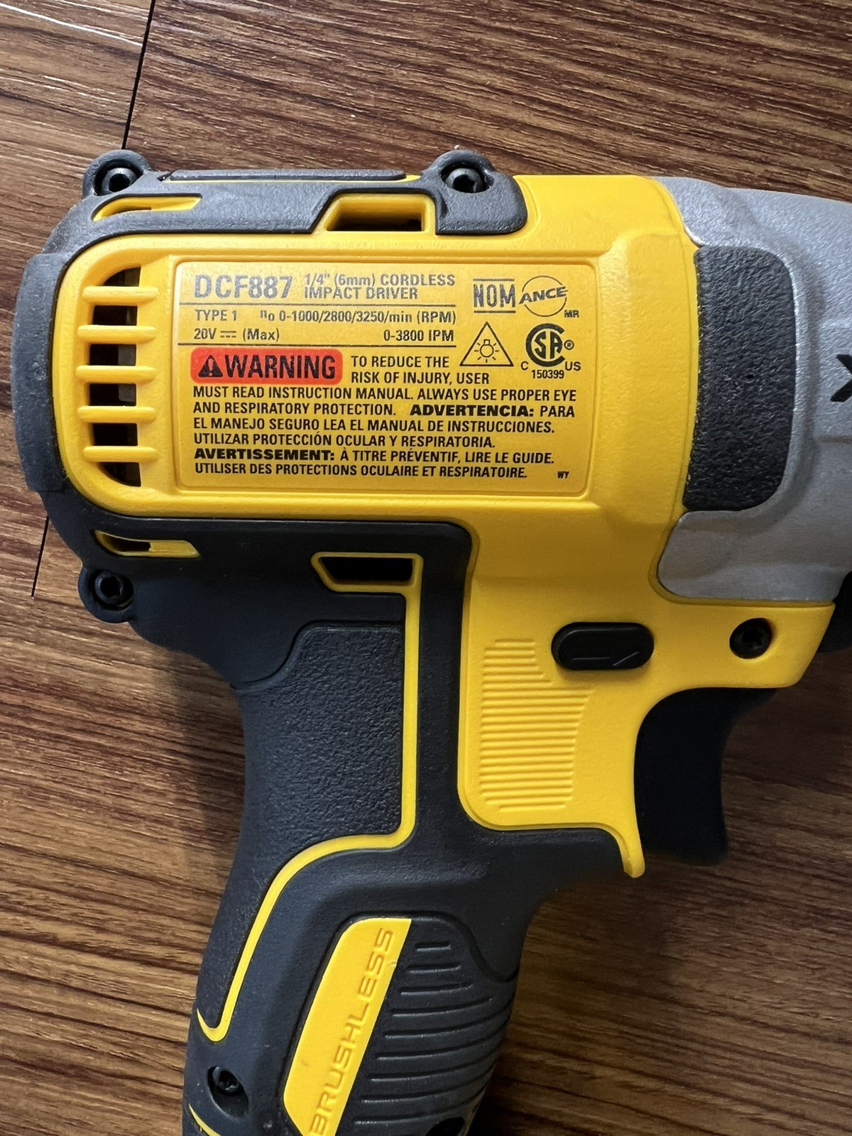 DEWALT DCF887 20V Max XR 1/4” 3-Speed High Torque . XR 8Ah battery included
