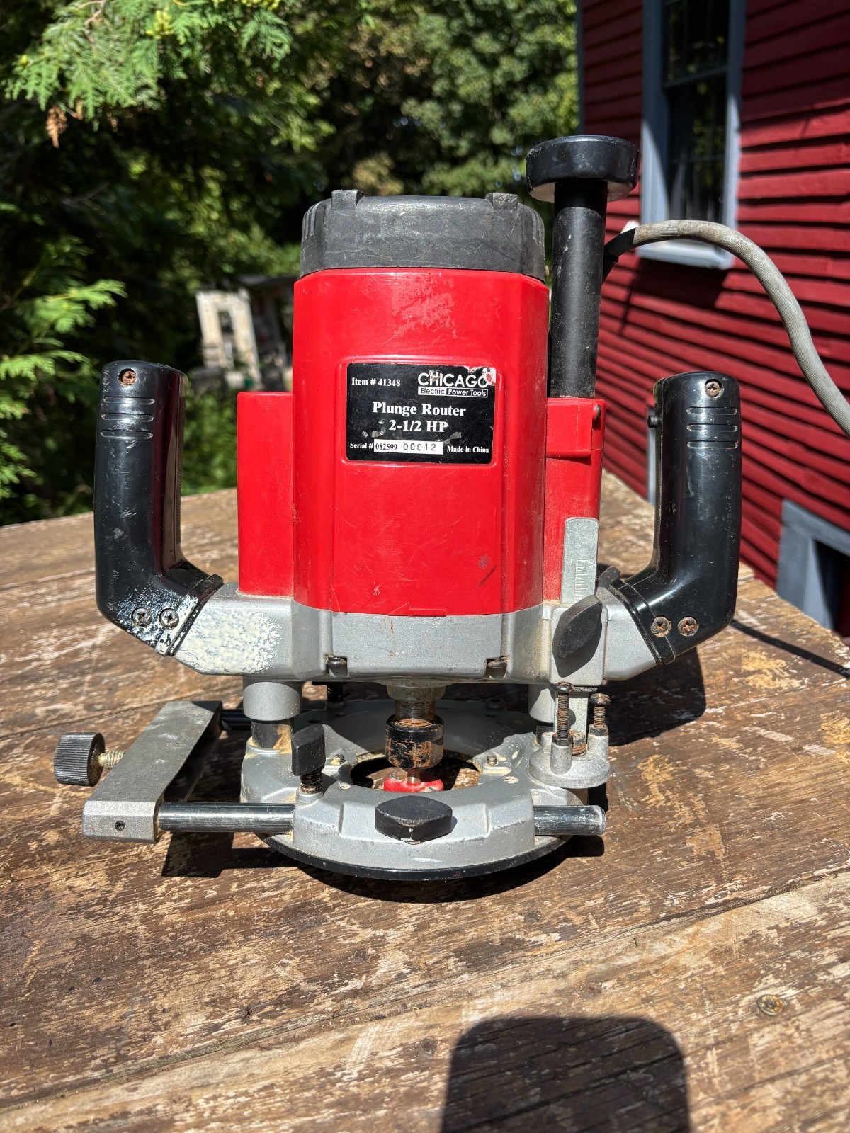 Chicago Electric Plunge Router 2-1/2 HP 41348 with bit Tested