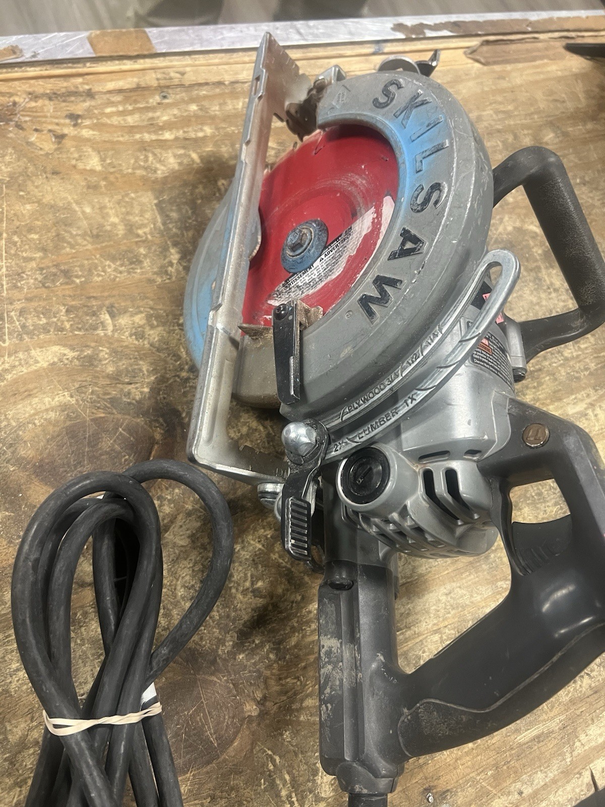 Skilsaw SPT77W 15 amps 7-1/4 in. Corded Worm Drive Circular Saw