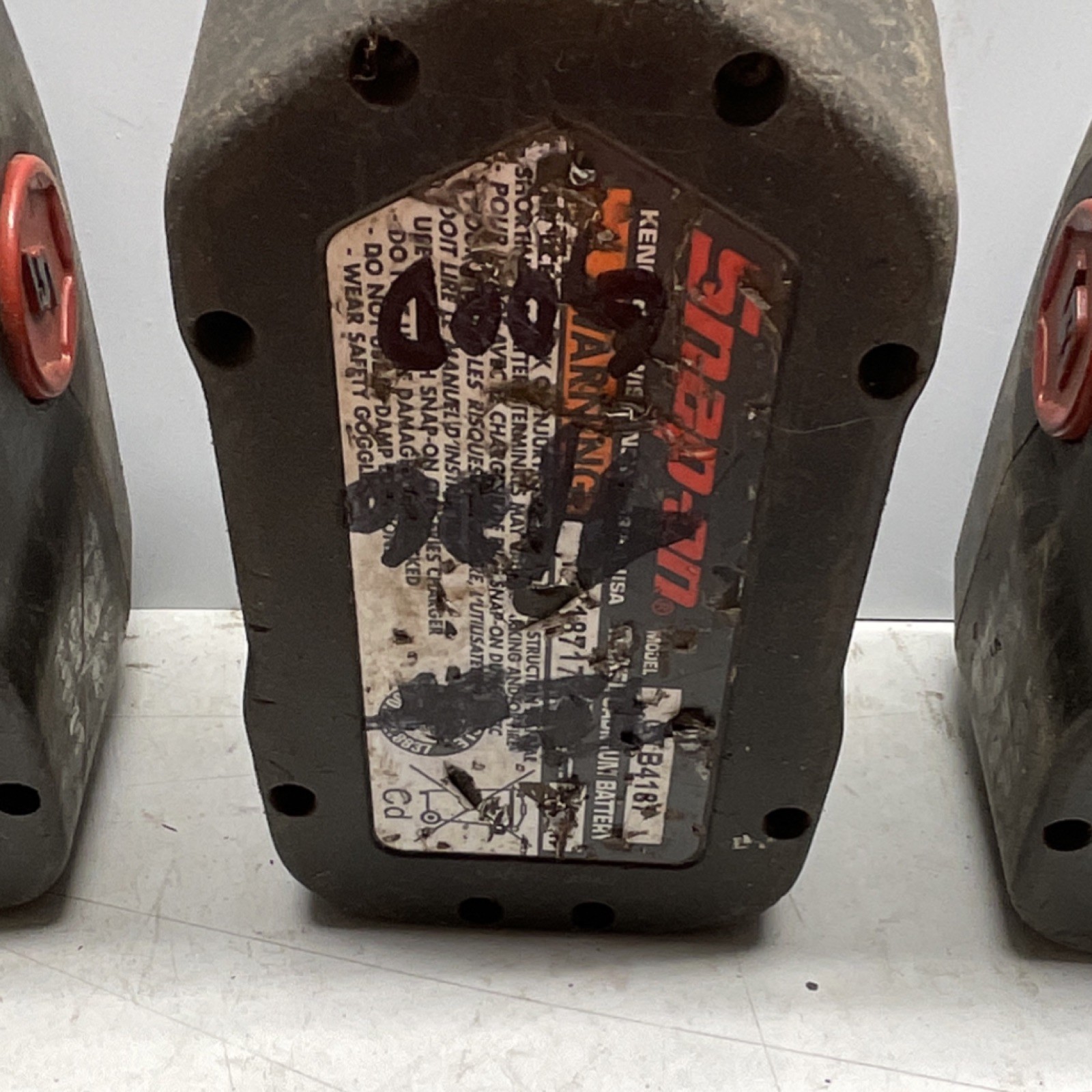 Snap-on CT6850 18V NiCd Impact Wrench Set, 4 Batteries, Charger, And Case