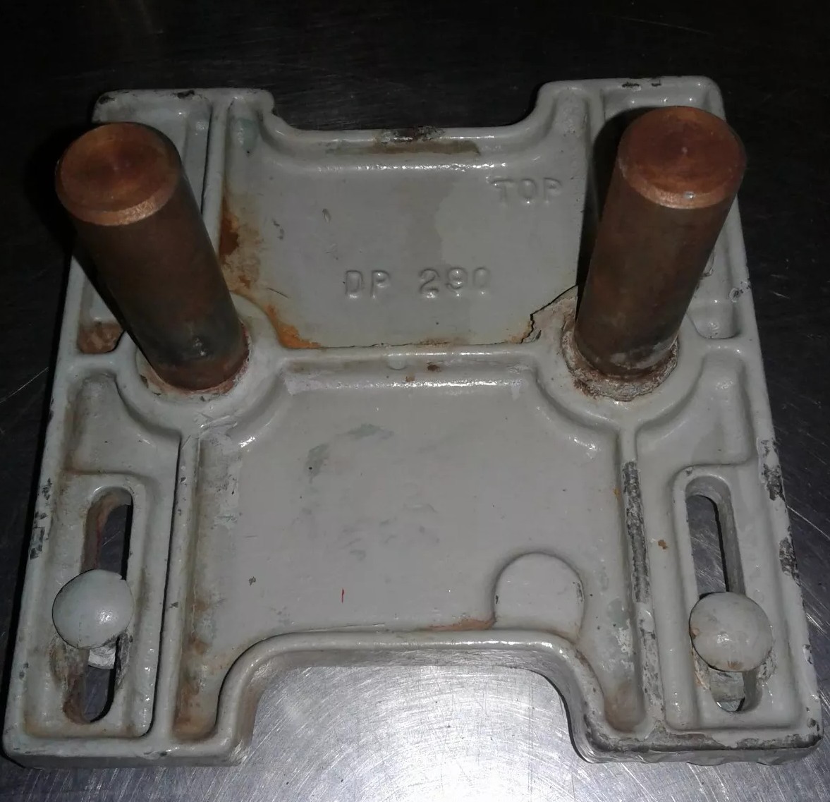 VINTAGE « DELTA » DP 220 Drill Press Motor Support – Part #DP 290 w/sliding bolts.