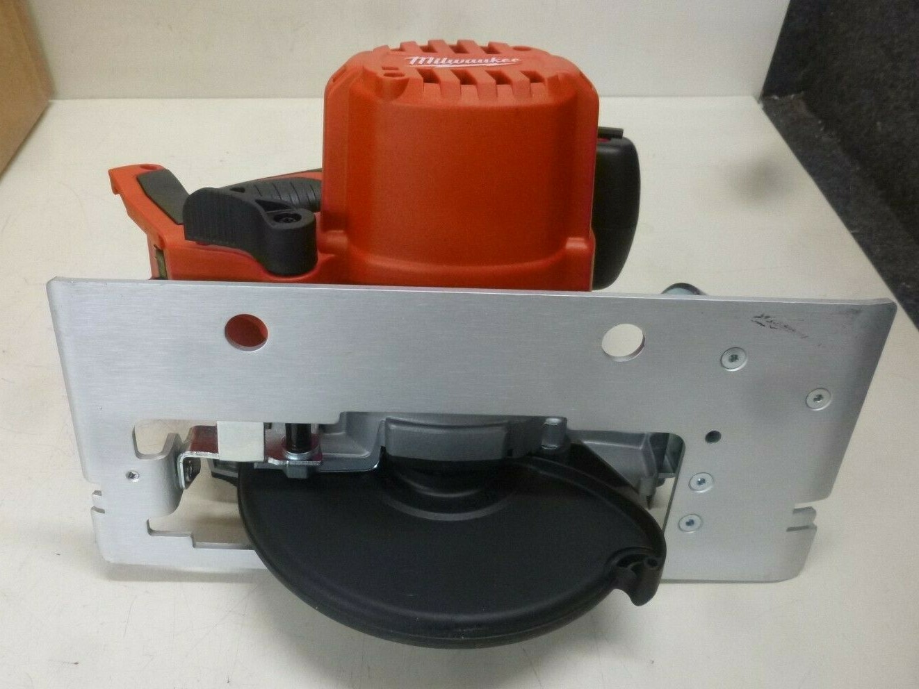NEW! Milwaukee 2630-80 M18 6 1/2 Circular Saw (Tool Only)