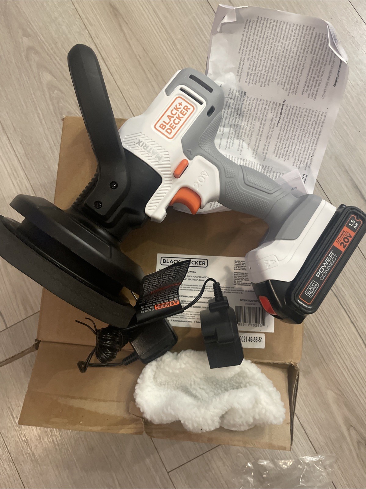 BLACK+DECKER MATRIX 20V MAX* Buffer Kit – BCBMT120WC1FF