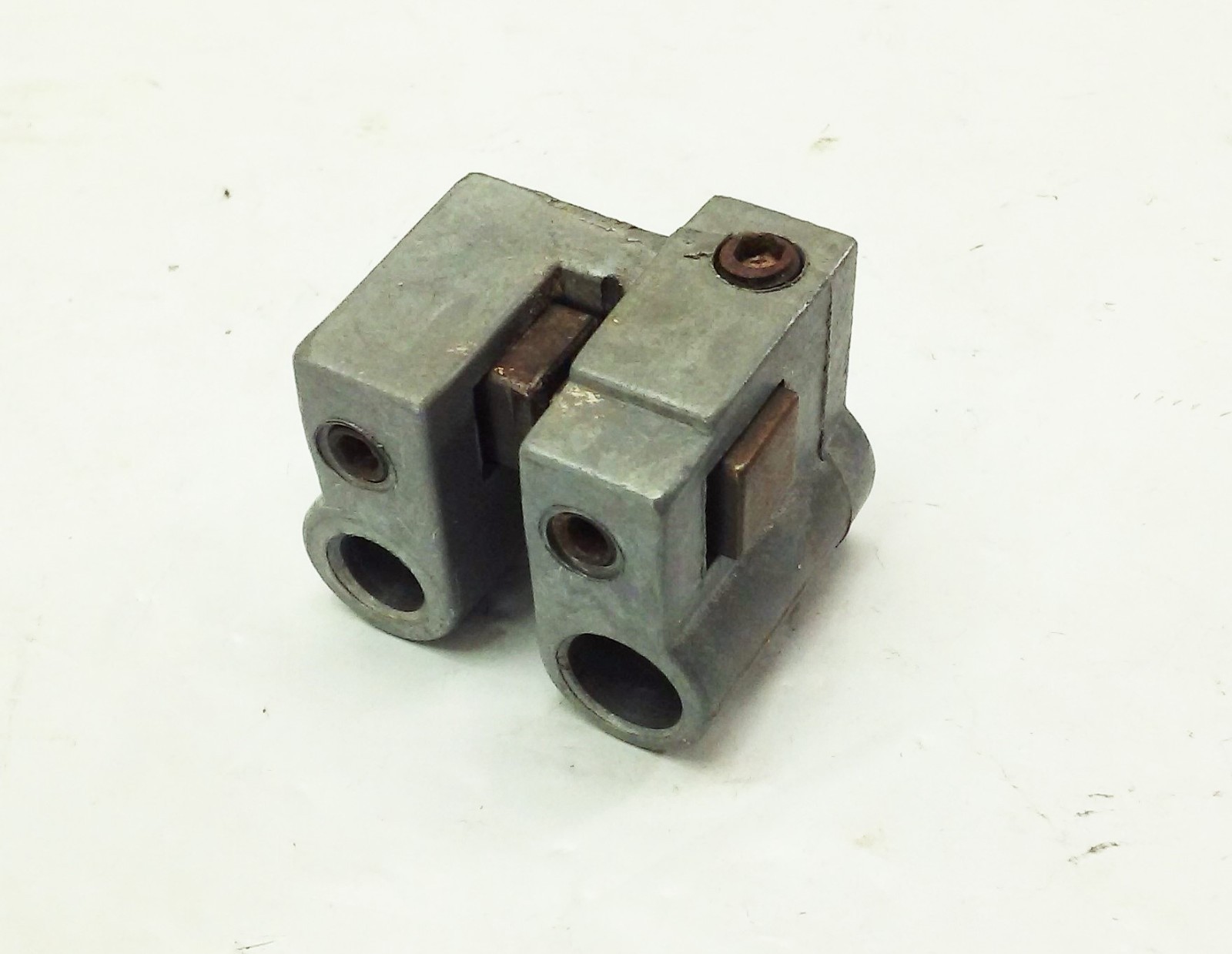 Craftsman 113 12&Prime; band saw lower blade guide