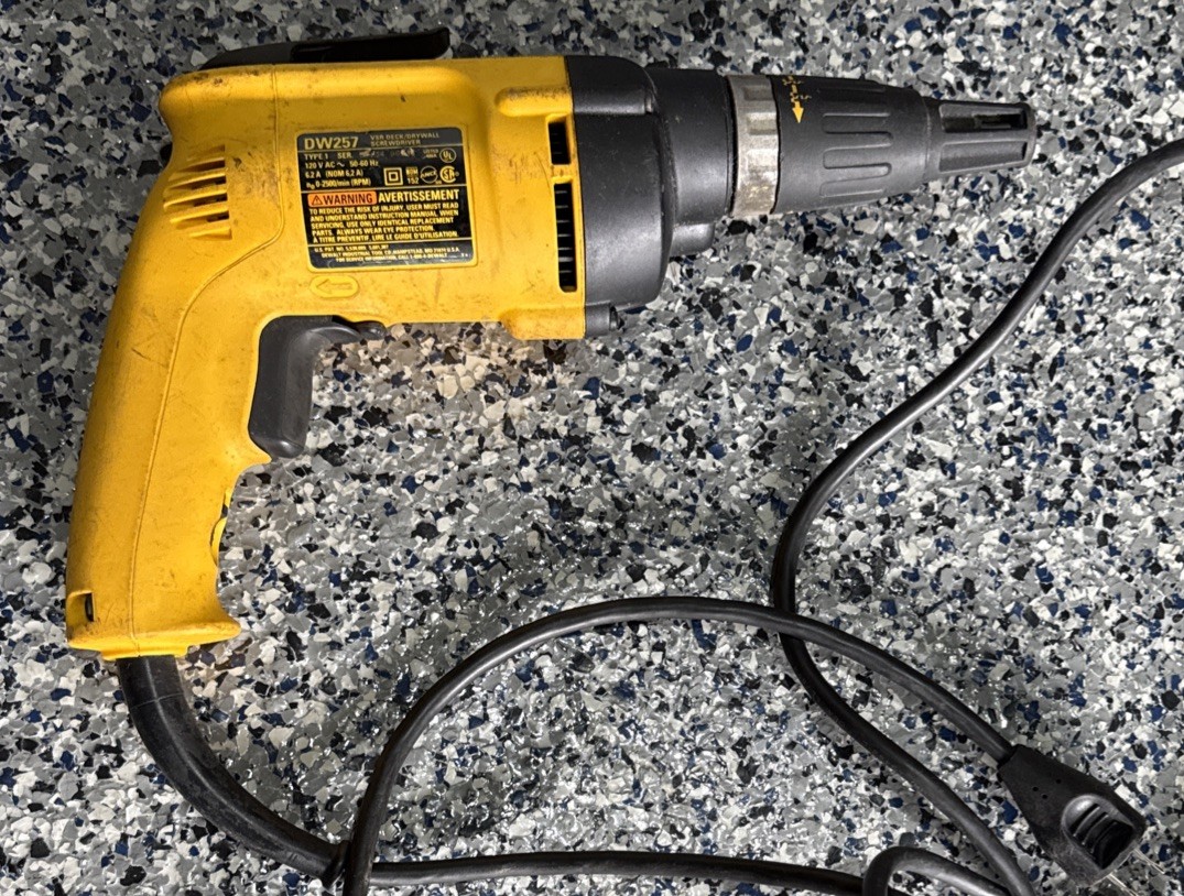 DEWALT DW257 Type 1 VSR Deck Drywall Screwdriver Corded 2500 RPM Tested