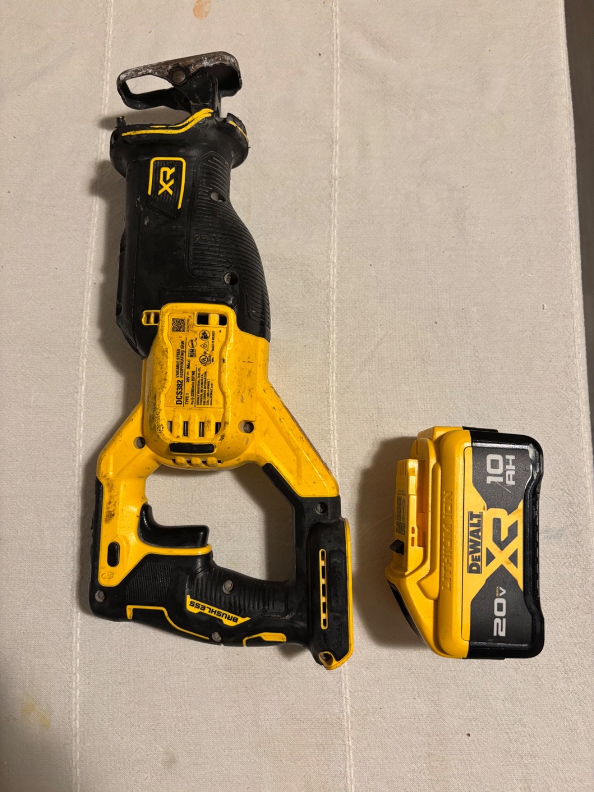 DEWALT DCS382 20V MAX XR Brushless Reciprocating Saw W/ 10.0Ah Battery – USED