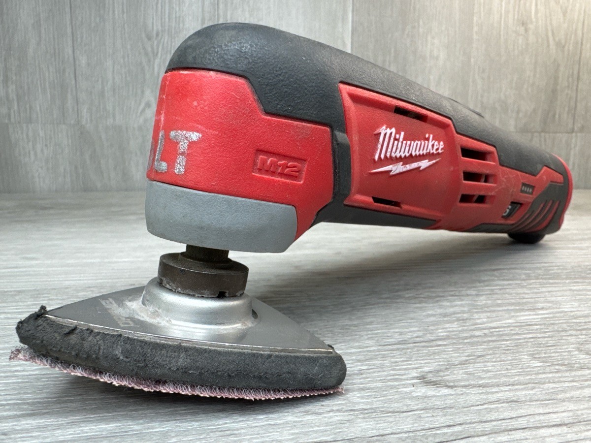 Milwaukee 2426-20 M12 Cordless Oscillating Multi Tool (A1D032082)