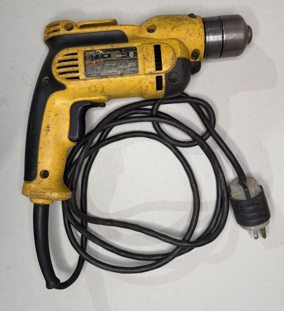 DeWalt DWD112 Electric Drill 8 Amp 3/8” Keyless Chuck Read Description