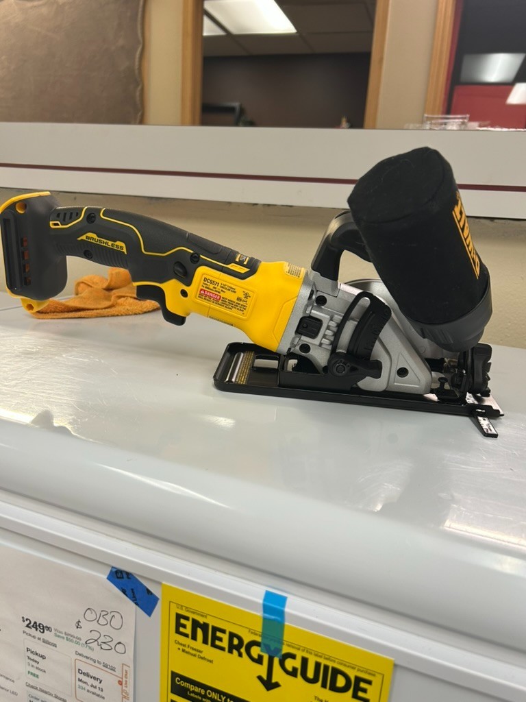 DEWALT DCS571B Atomic 20V MAX 4 1/2 inch Compact Circular Saw – DCS571B (Tool…