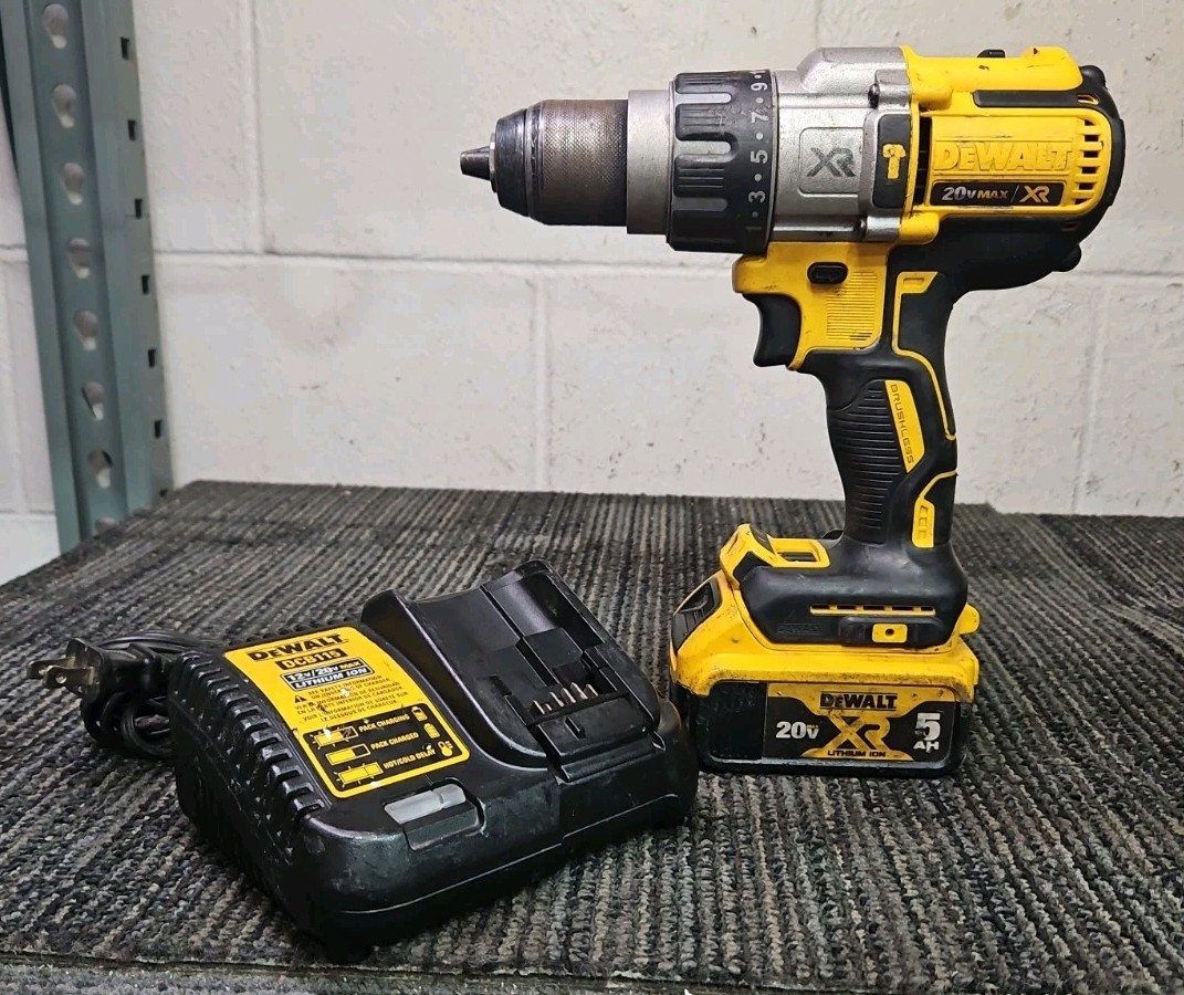DeWalt Tools DCD996 1/2&Prime; (13mm) Hammer Drill Driver + Ah Battery & Charger
