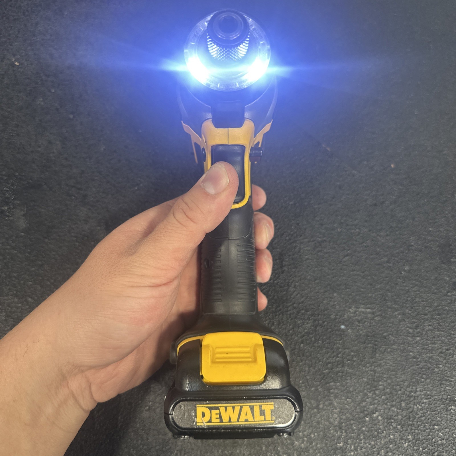 DeWalt DCF815 12 Volt 1/4&Prime; Impact Driver & Damaged DCD710 Drill Driver W Charger