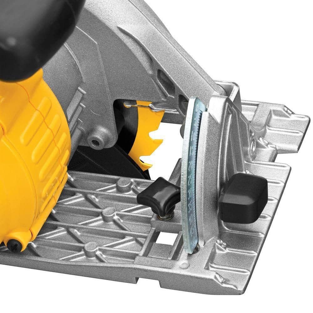 Dewalt 20V MAX 6.5 In. Circular Saw with (2) 5Ah Li-on Battery Packs