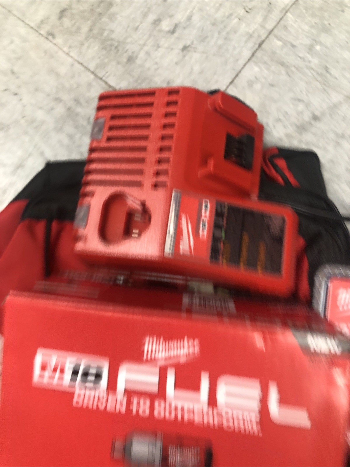 Milwaukee 2864-22 M18 FUEL 18V 3/4&Prime; High Torque Impact Wrench Kit