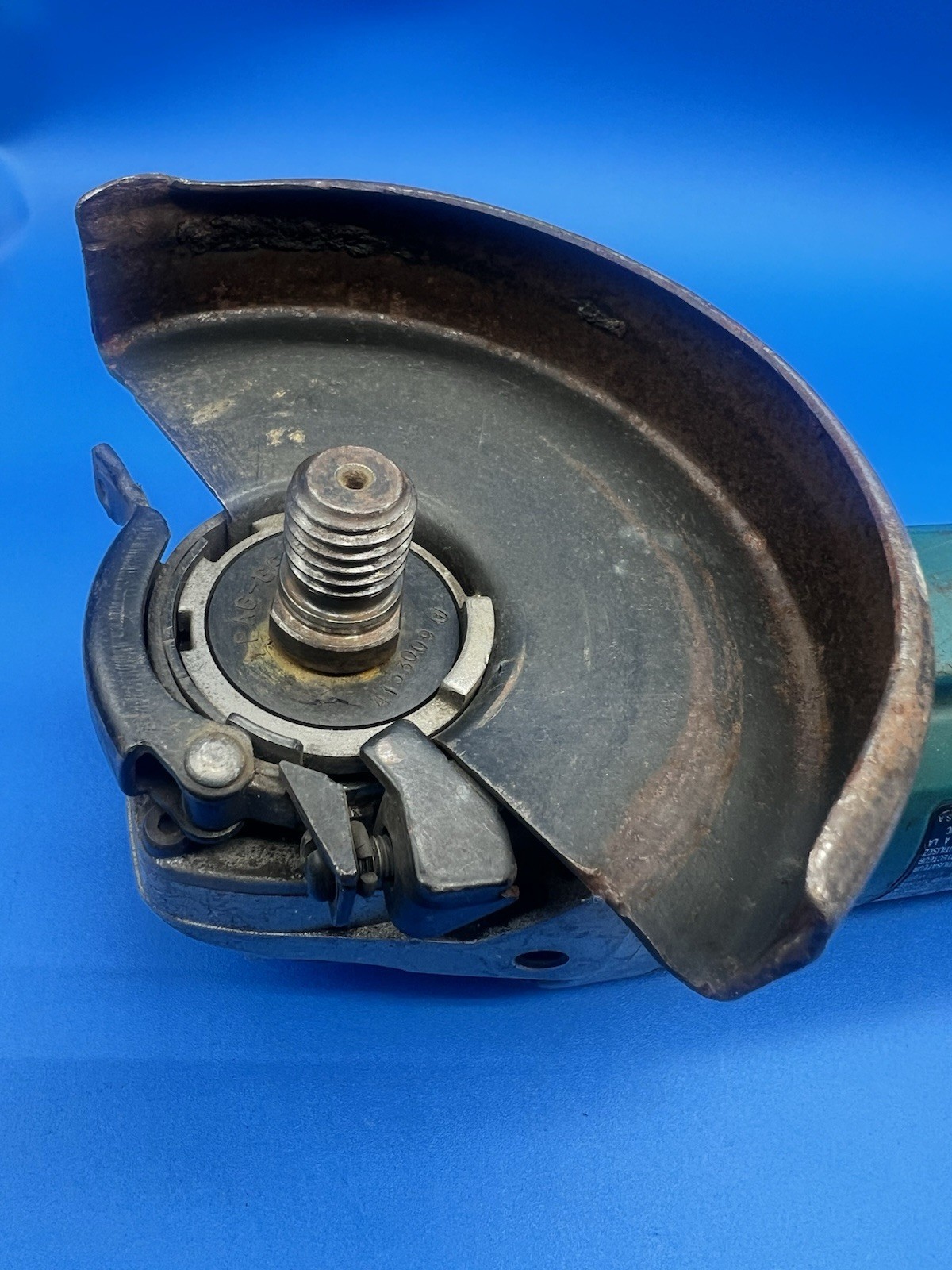 Makita 4‑1/2&Prime; SJS Paddle Switch Angle Grinder Corded 9564P Missing Lock Nut