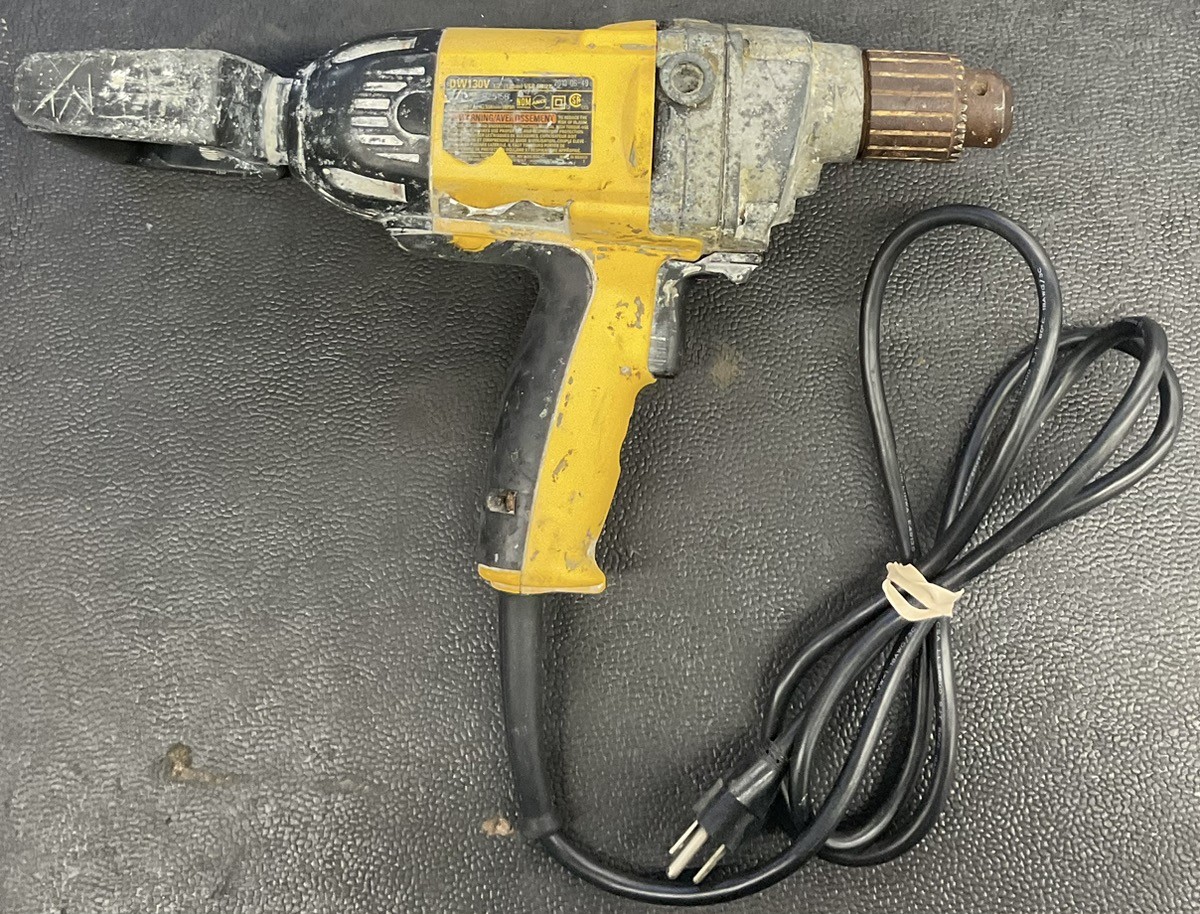 DEWALT HEAVY-DUTY 1/2” VARIABLE SPEED SPADE HANDLE CORDED DRILL (PD3046068)