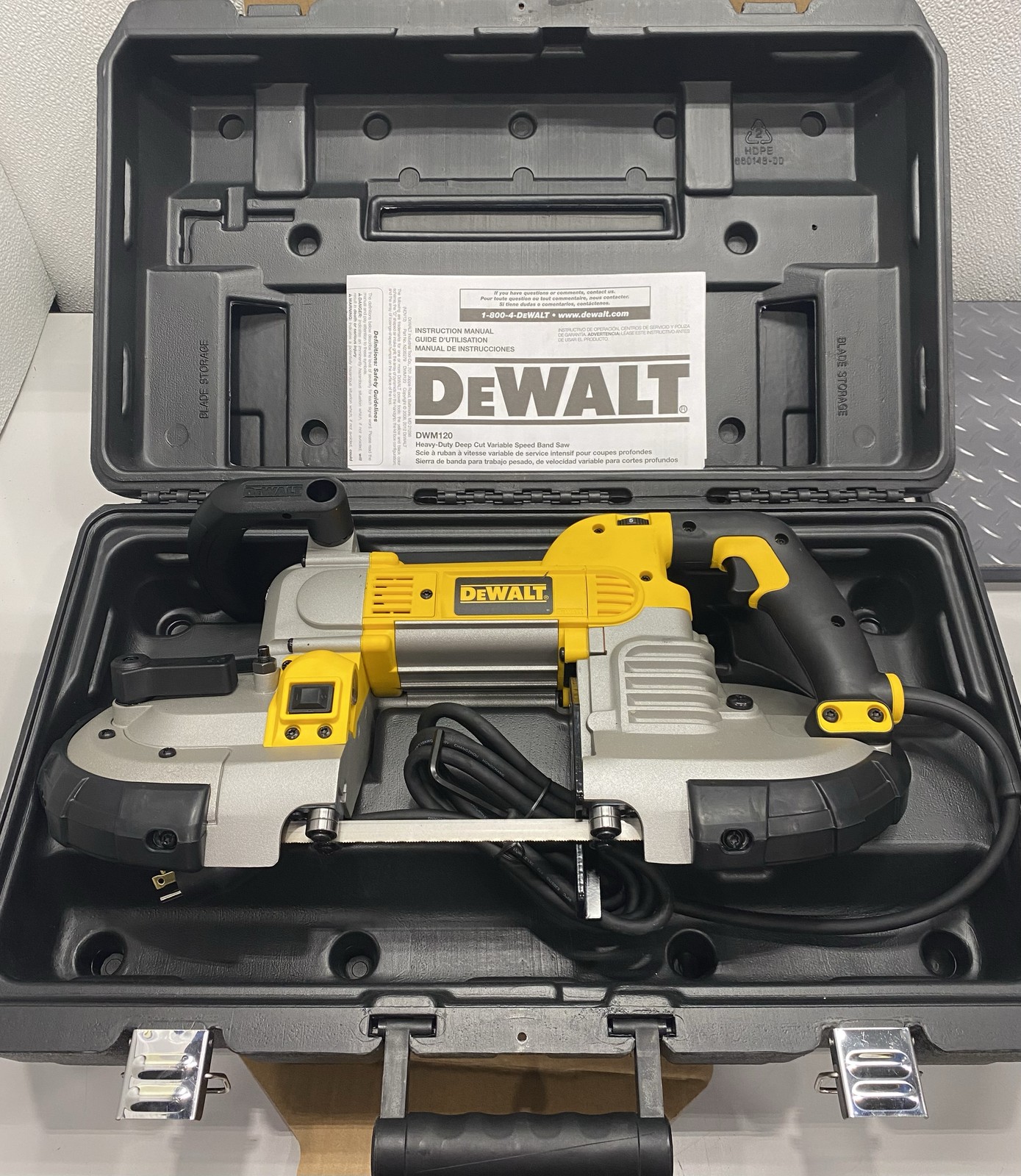Dewalt 5&Prime; 10A Portable Corded Band Saw Deep Cut DWM120K