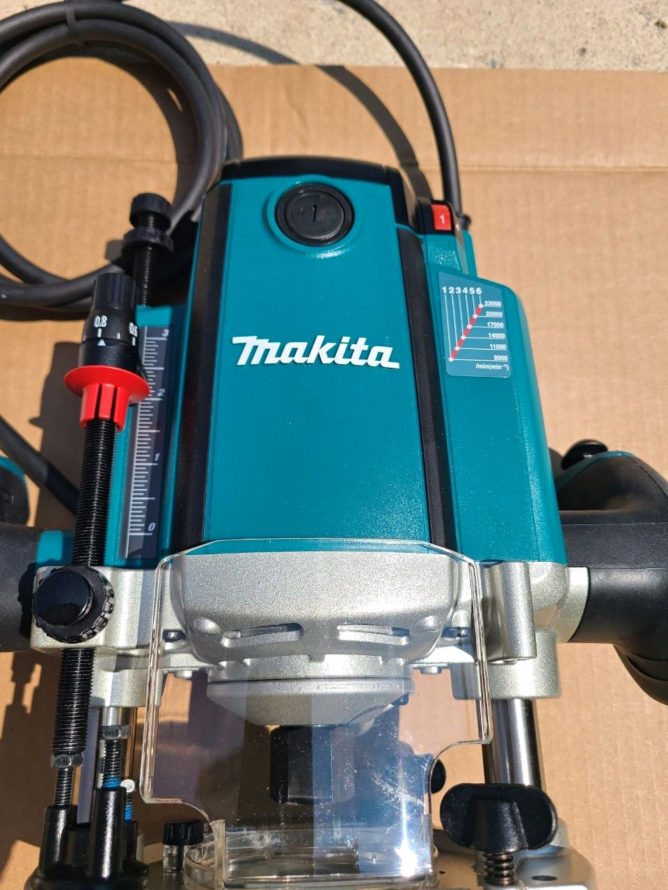 Makita RP2301FC 3-1/4 HP Plunge Router Variable Speed 120V Made in Japan
